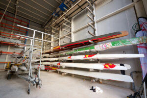 Foto canoas en soporte